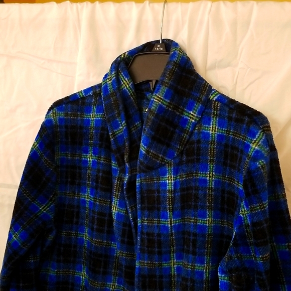 Robe - Picture 5 of 6